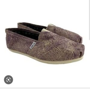 Tom’s fingerprint canvas flats shoes